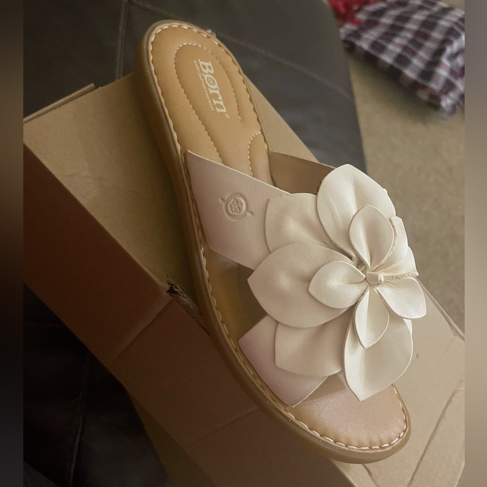 Born White Floral Sandals